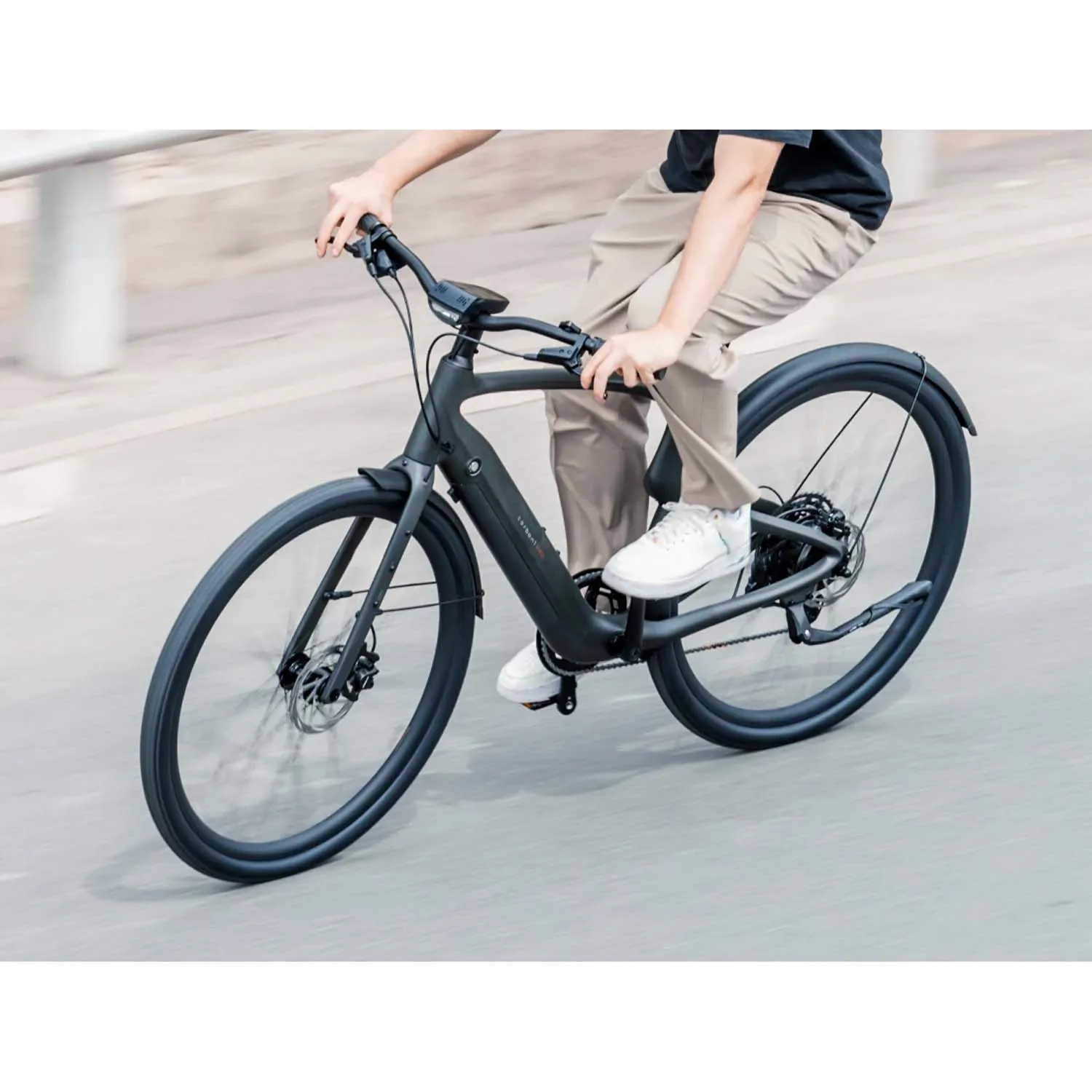 Urtopia Carbon 1 Pro, High Step, Customized rear hub, Black