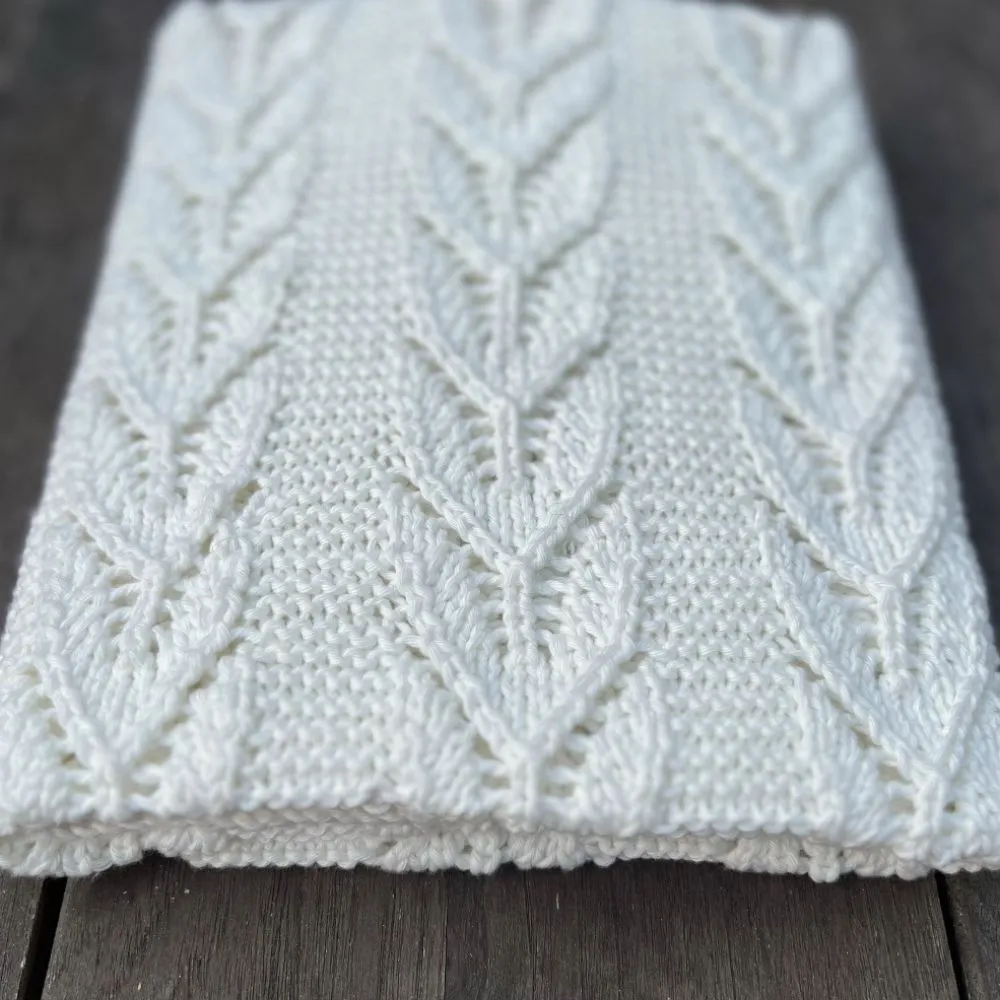 Willow Leaves 8ply Blanket Knit Kit